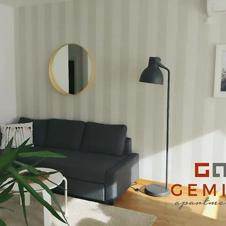 Kraljev Park Sa Parking Mestom Apartman *