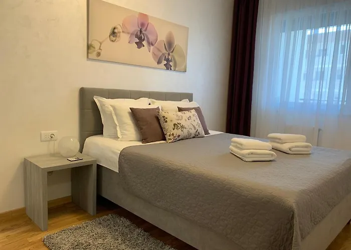 Kraljev Park Sa Parking Mestom